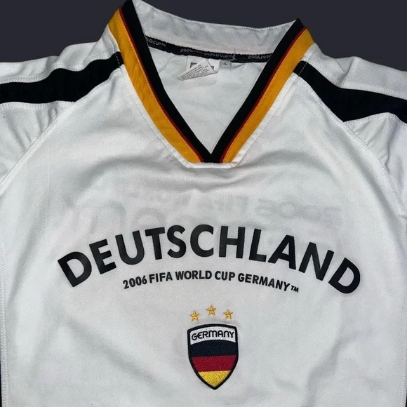 Vintage Germany 2006 FIFA World Cup jersey in white and yellow/black size large - Picture 2 of 5